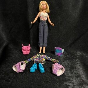 Vintage “Mary-Kate” & Ashley Olsen Fashion Doll- 1987 10" Includes add’l outfits